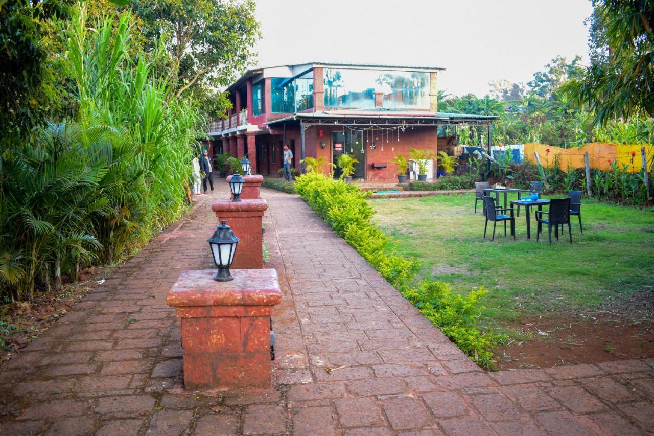 Hotel On The Rocks Mahābaleshwar Exterior foto